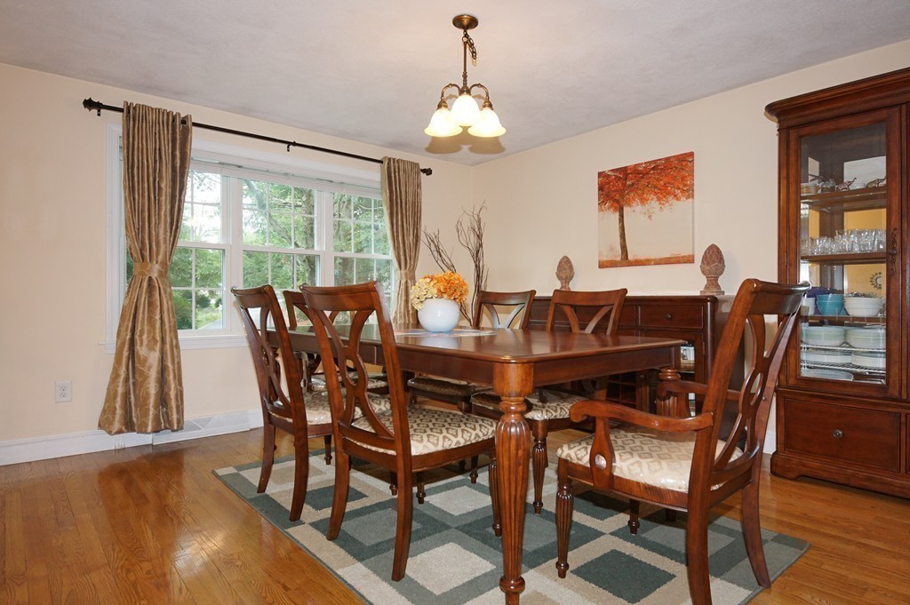 7 Richfield Road Burlington, MA 01803 - Photo 6 of 23 Gallery Image 6