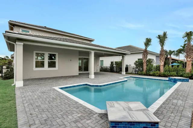 $1,064,000 | 203 Calmo Circle, Port St. Lucie, FL 34984