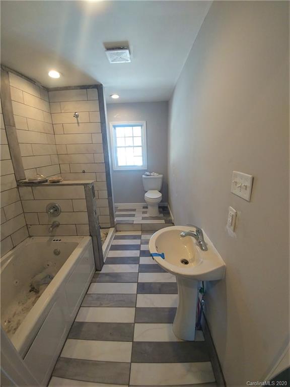 1809 Kings Road Shelby, NC 28150 - Photo 8 of 13 Gallery Image 8