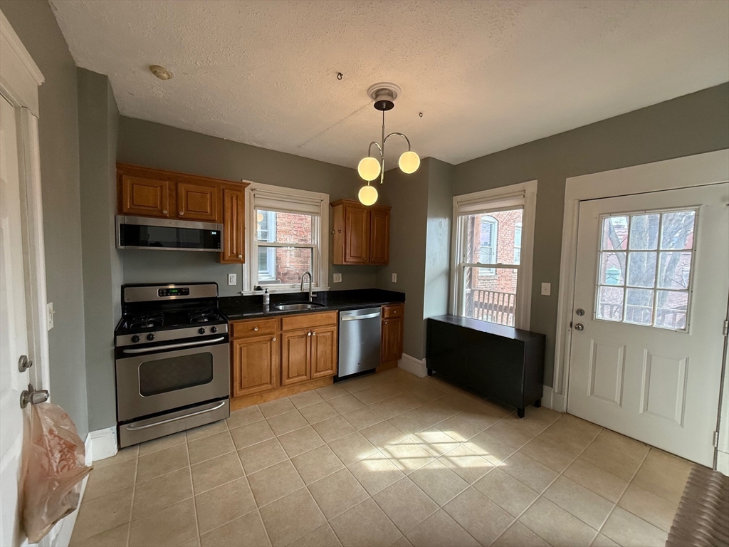 221 Shurtleff Street, Unit 6 Chelsea, MA 02150 - Photo 2 of 19