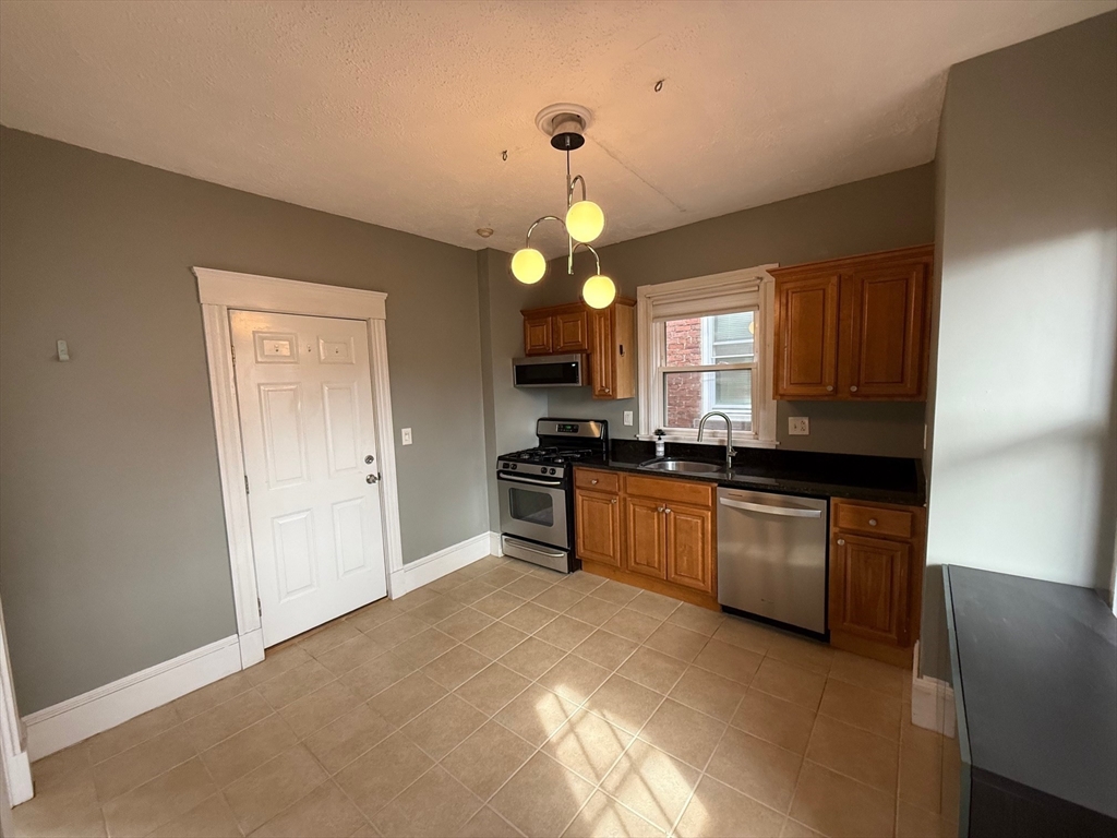 221 Shurtleff Street, Unit 6 Chelsea, MA 02150 - Photo 3 of 19
