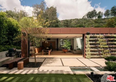 $3,750,000 | 8050 Willow Glen Road, Los Angeles, CA 90046