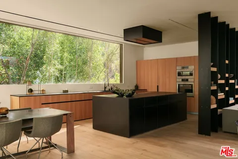 $3,750,000 | 8050 Willow Glen Road, Los Angeles, CA 90046
