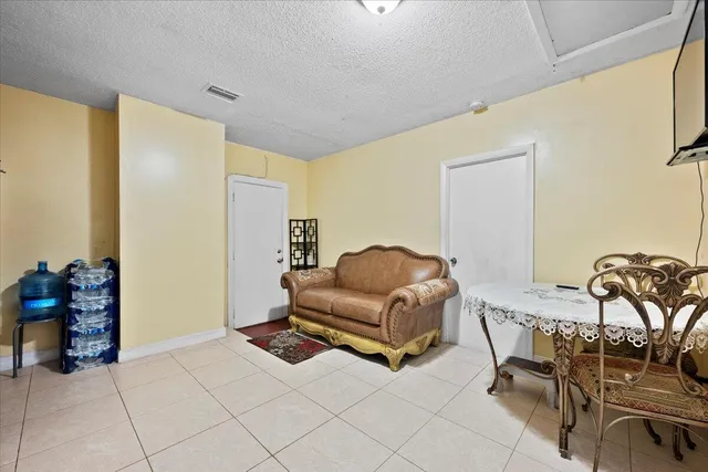 $550,000 | 1827 Pinehurst Drive, West Palm Beach, FL 33407