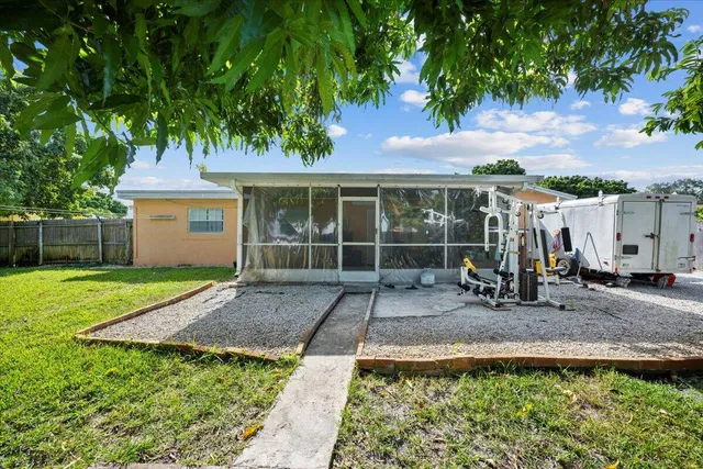 $550,000 | 1827 Pinehurst Drive, West Palm Beach, FL 33407