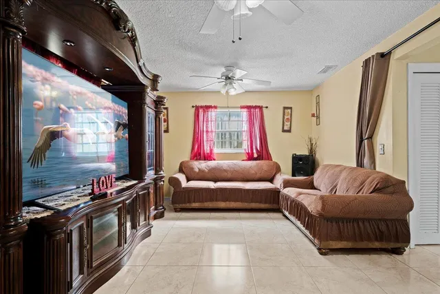 $550,000 | 1827 Pinehurst Drive, West Palm Beach, FL 33407