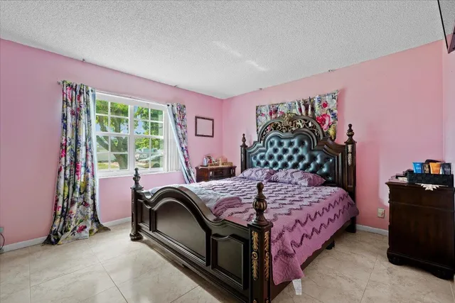 $550,000 | 1827 Pinehurst Drive, West Palm Beach, FL 33407