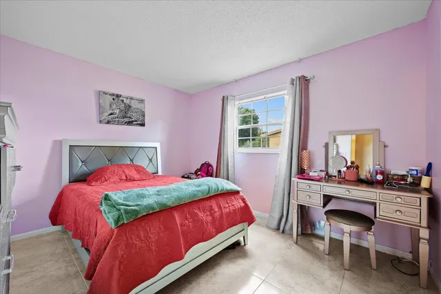 $550,000 | 1827 Pinehurst Drive, West Palm Beach, FL 33407