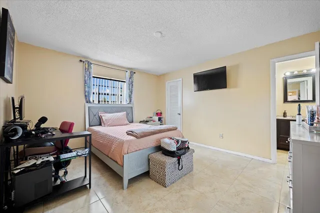 $550,000 | 1827 Pinehurst Drive, West Palm Beach, FL 33407