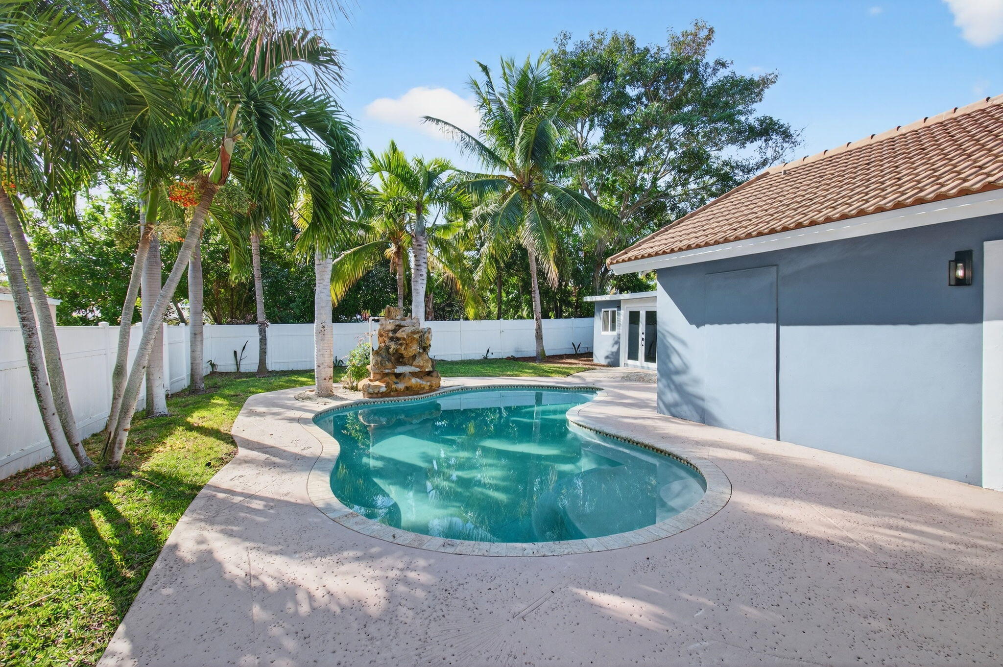 360 Southwest 2nd Street Boca Raton, FL 33432 - Photo 67 of 100 67-web-or-mls-DSC_6283