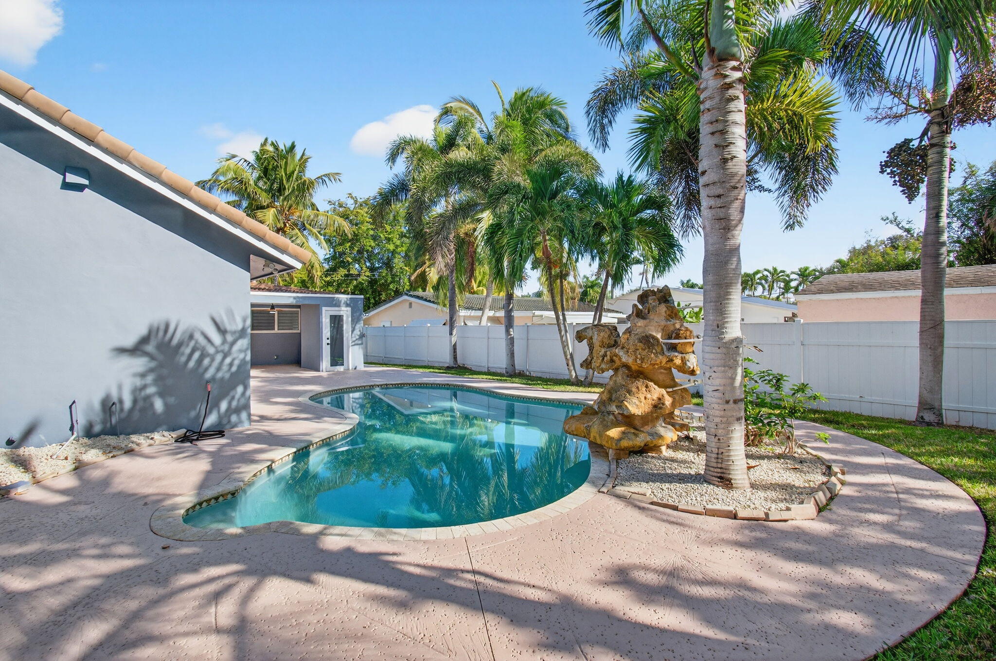 360 Southwest 2nd Street Boca Raton, FL 33432 - Photo 70 of 100 70-web-or-mls-DSC_6301