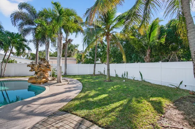 $7,500 | 360 Southwest 2nd Street, Boca Raton, FL 33432