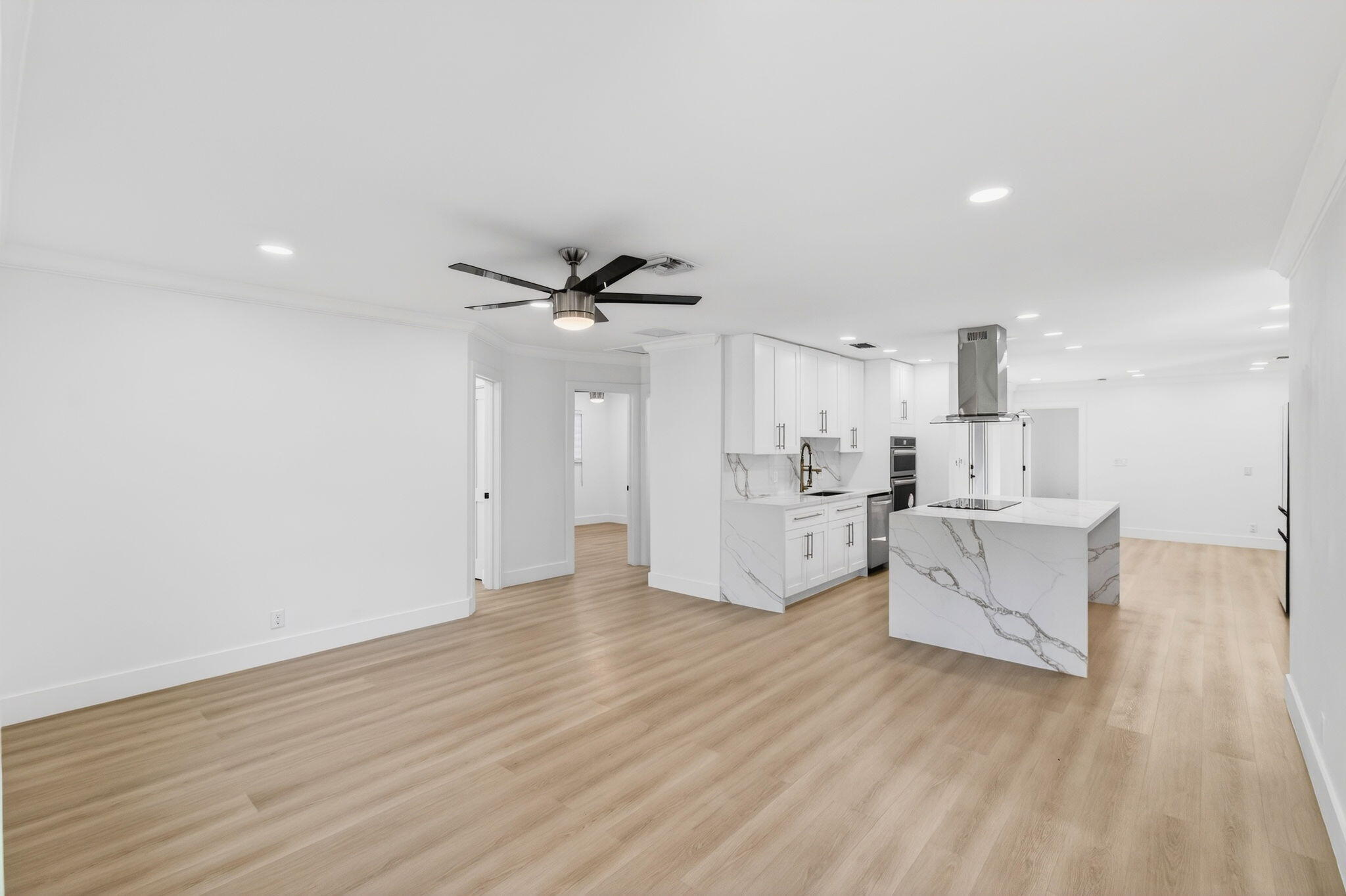 360 Southwest 2nd Street Boca Raton, FL 33432 - Photo 10 of 100 10-web-or-mls-DSC_5914