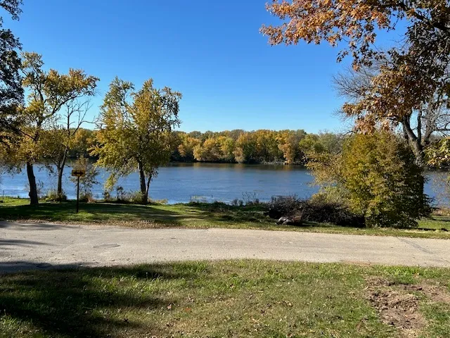 $399,500 | 1847 Lakewood Drive, Wilmington, IL 60481