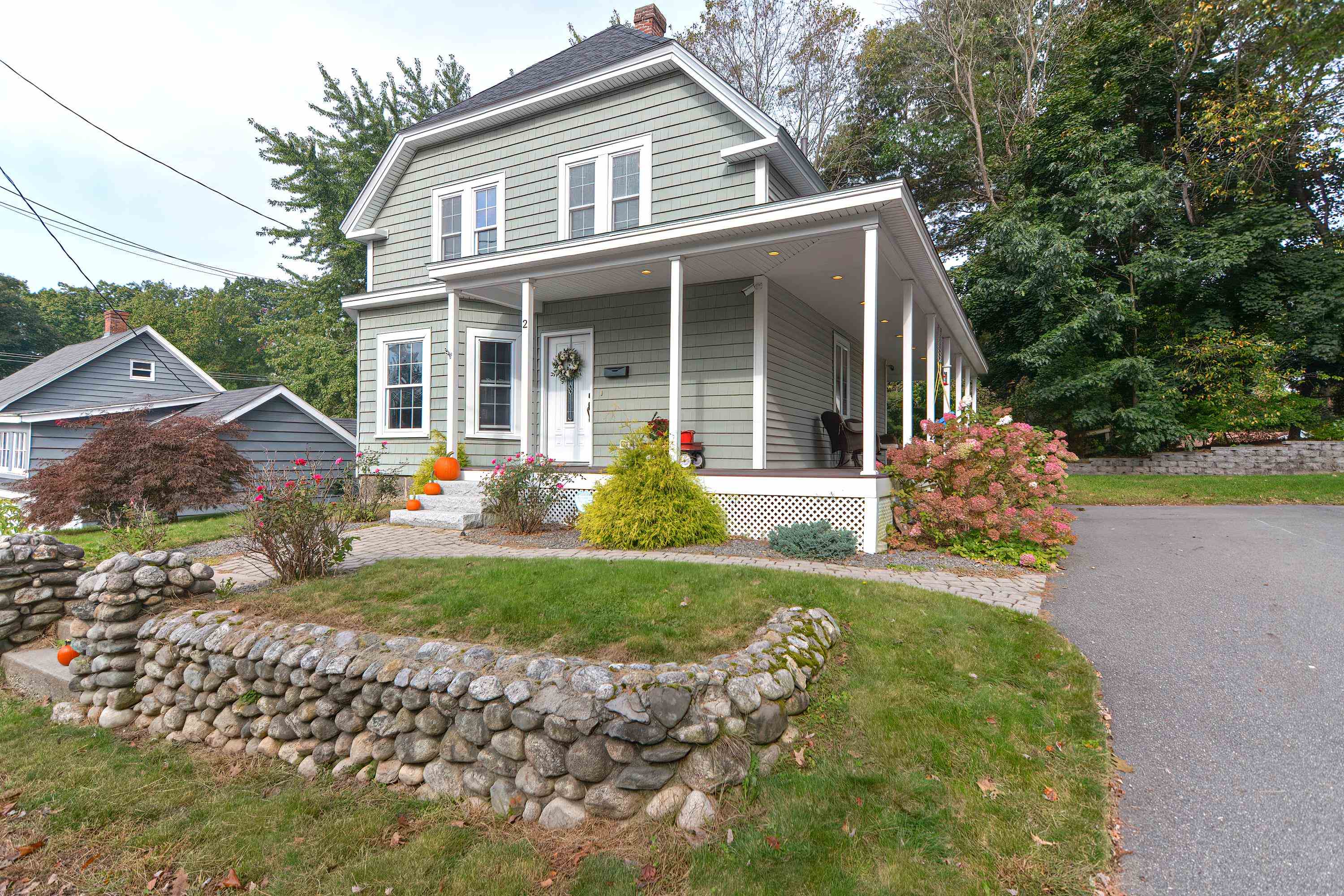 2 Howard Street Derry, NH 03038 - Photo 1 of 32