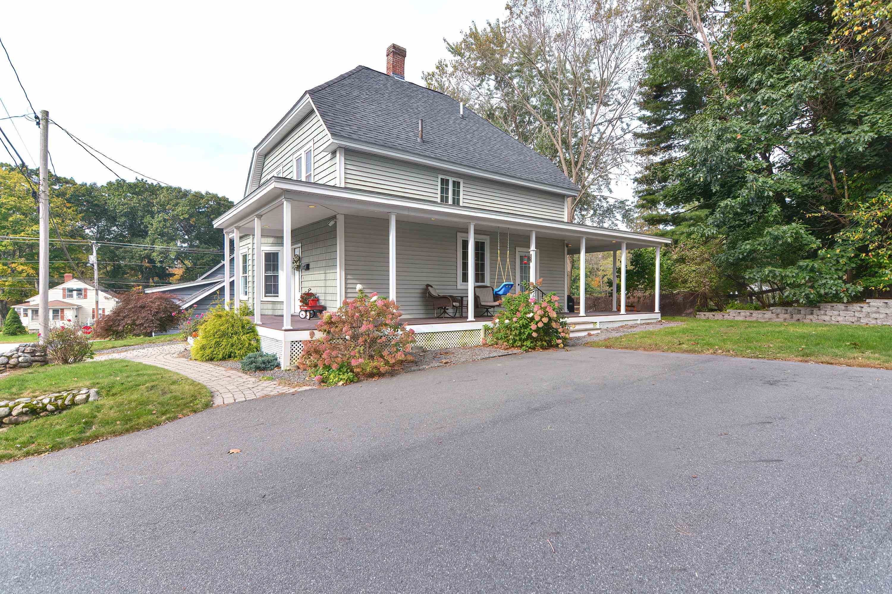 2 Howard Street Derry, NH 03038 - Photo 13 of 32