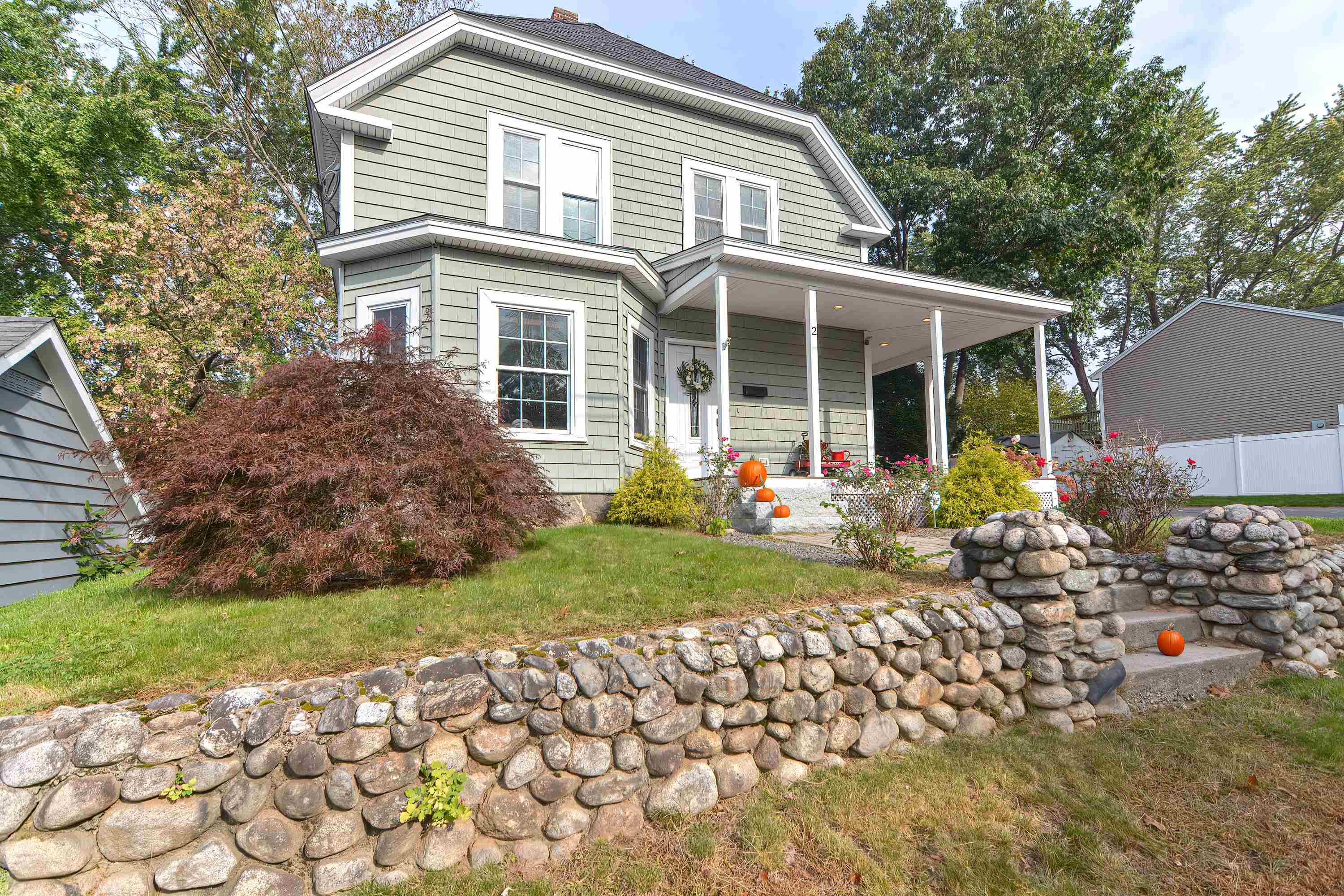 2 Howard Street Derry, NH 03038 - Photo 2 of 32