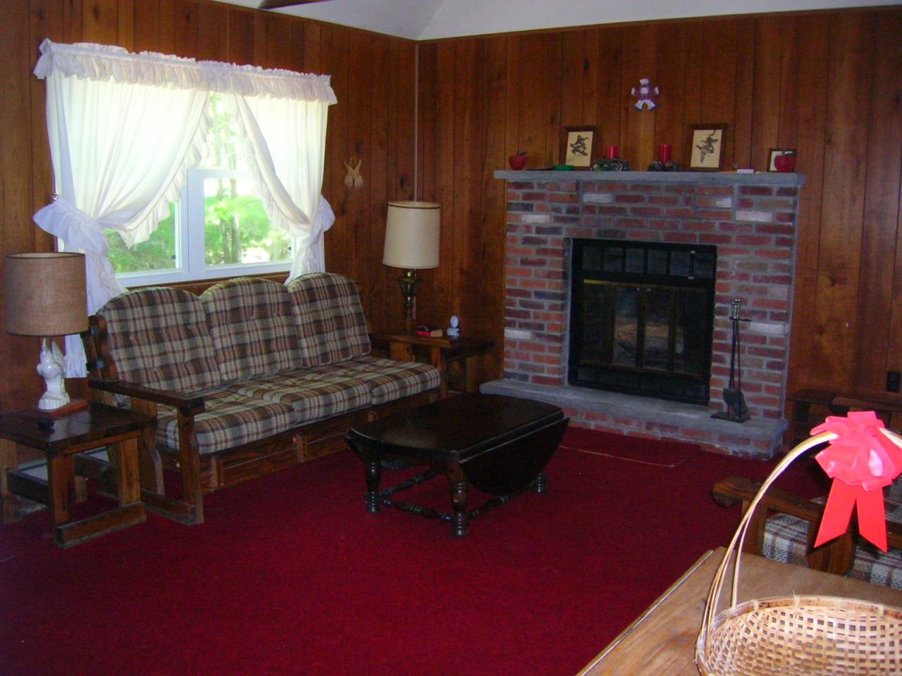 143 Pine Ridge Drive West Bushkill, PA 18324 - Photo 3 of 13 LIVING ROOM