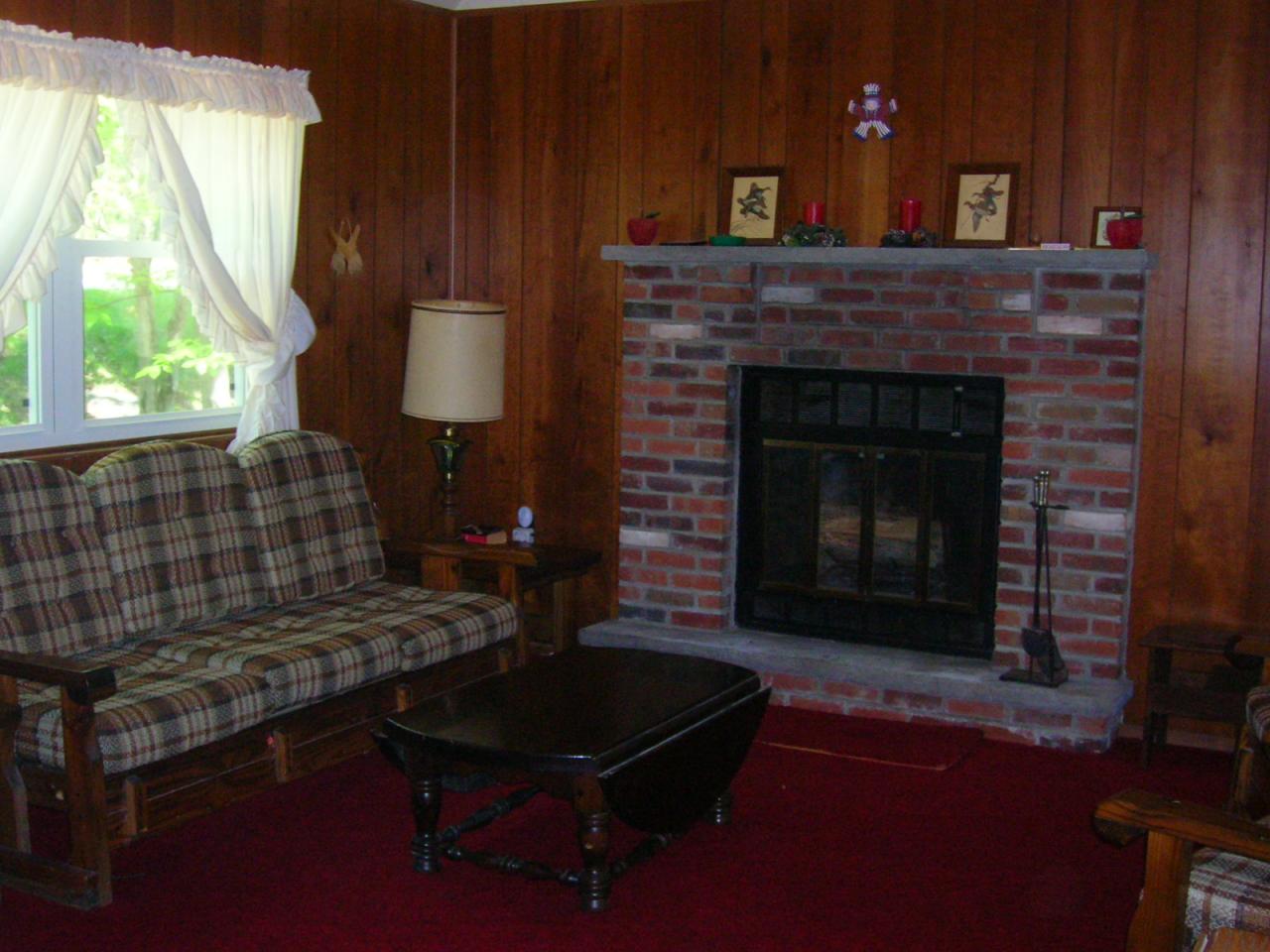143 Pine Ridge Drive West Bushkill, PA 18324 - Photo 4 of 13 FIREPLACE