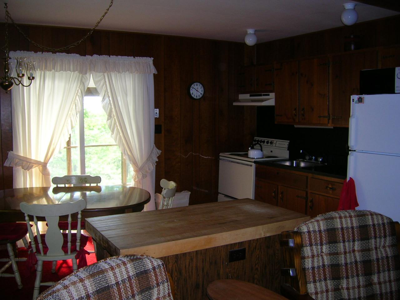 143 Pine Ridge Drive West Bushkill, PA 18324 - Photo 6 of 13 KITCHEN