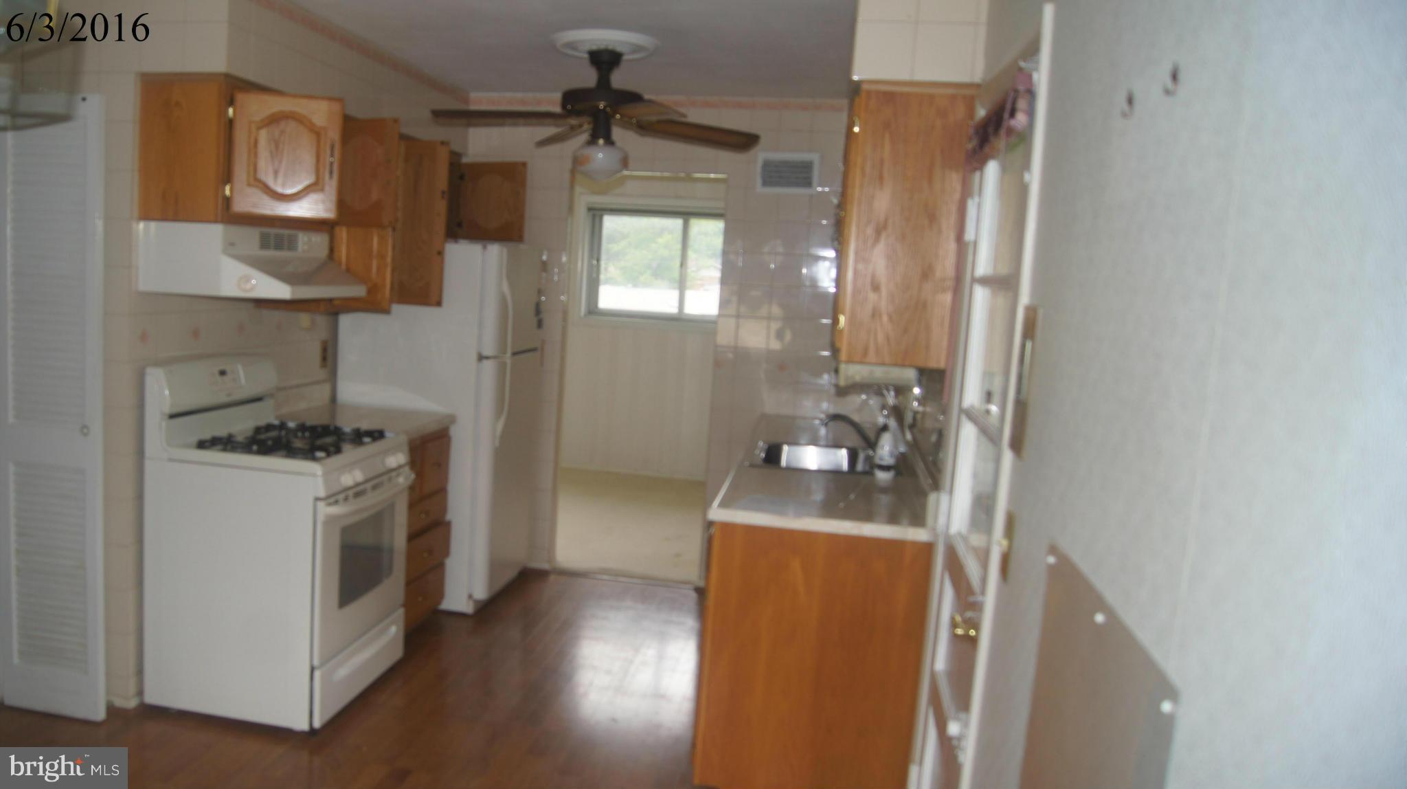 4516 Kinmount Road Lanham, MD 20706 - Photo 2 of 23 Kitchen