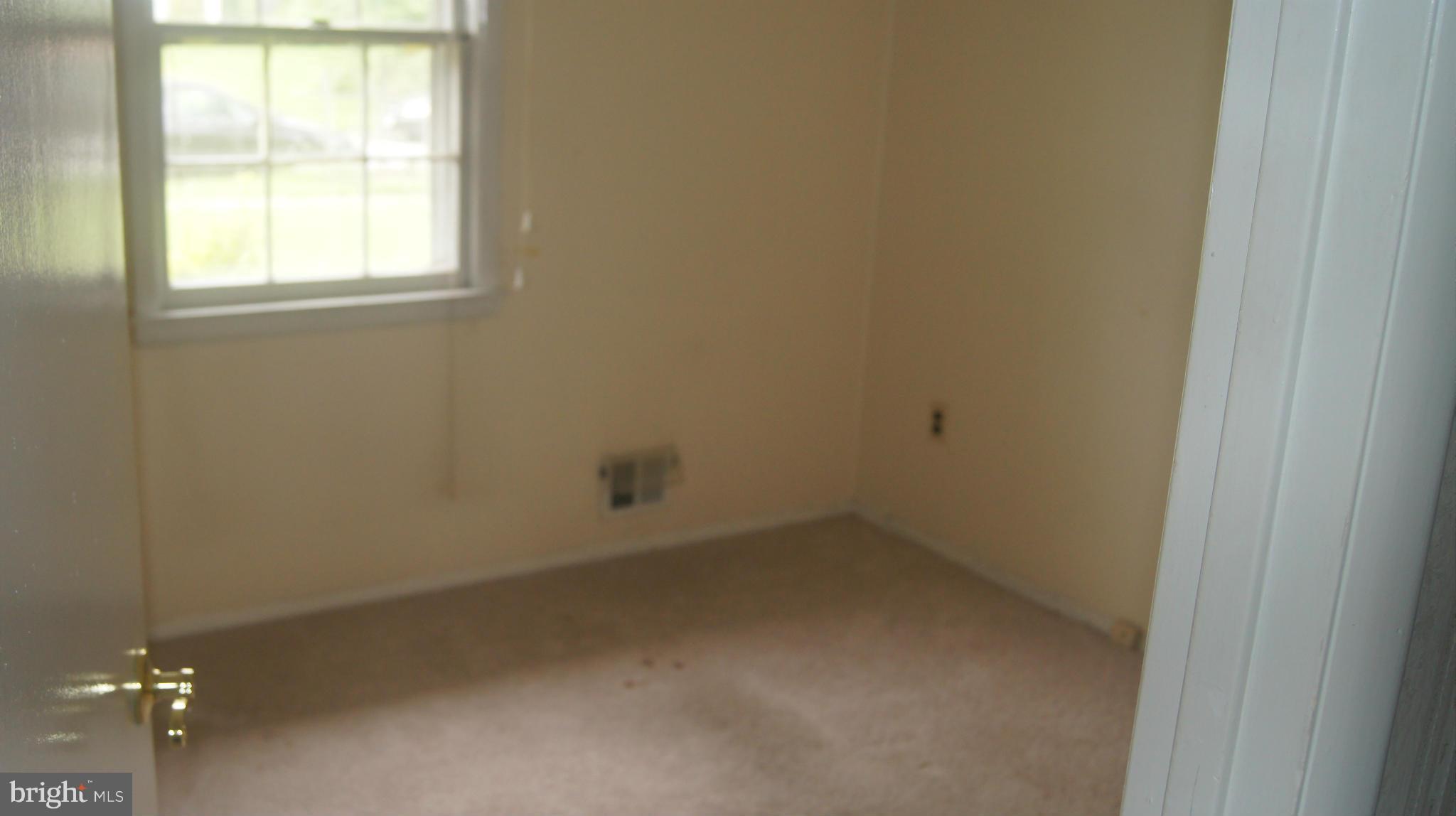 4516 Kinmount Road Lanham, MD 20706 - Photo 17 of 23 Bedroom
