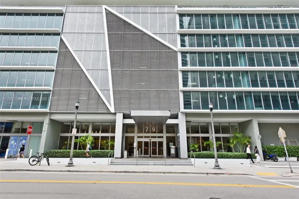 $590,000 | 79 Southwest 12th Street, Unit 2503S, Miami, FL 33130