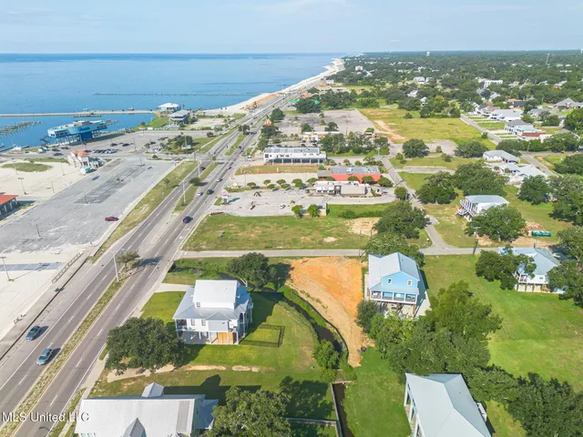 $450,000 | 109 Douglas Avenue, Long Beach, MS 39560