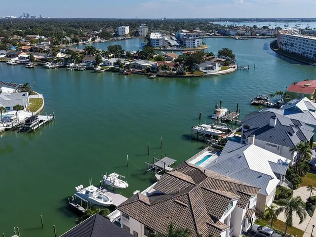 $1,800,000 | 5947 Bayview Circle South, Gulfport, FL 33707