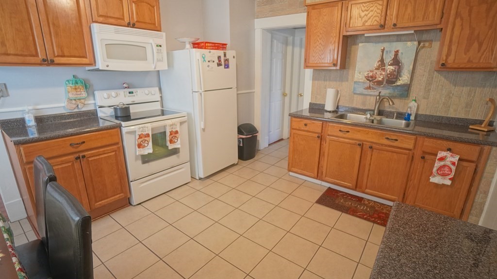 87-89 Parkside Street Springfield, MA 01104 - Photo 5 of 37