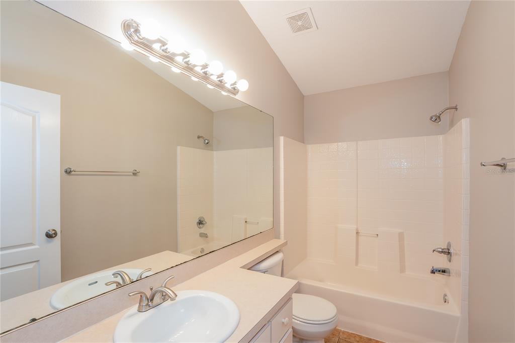 1011 Lake Shore Ranch Drive Seffner, FL 33584 - Photo 11 of 15