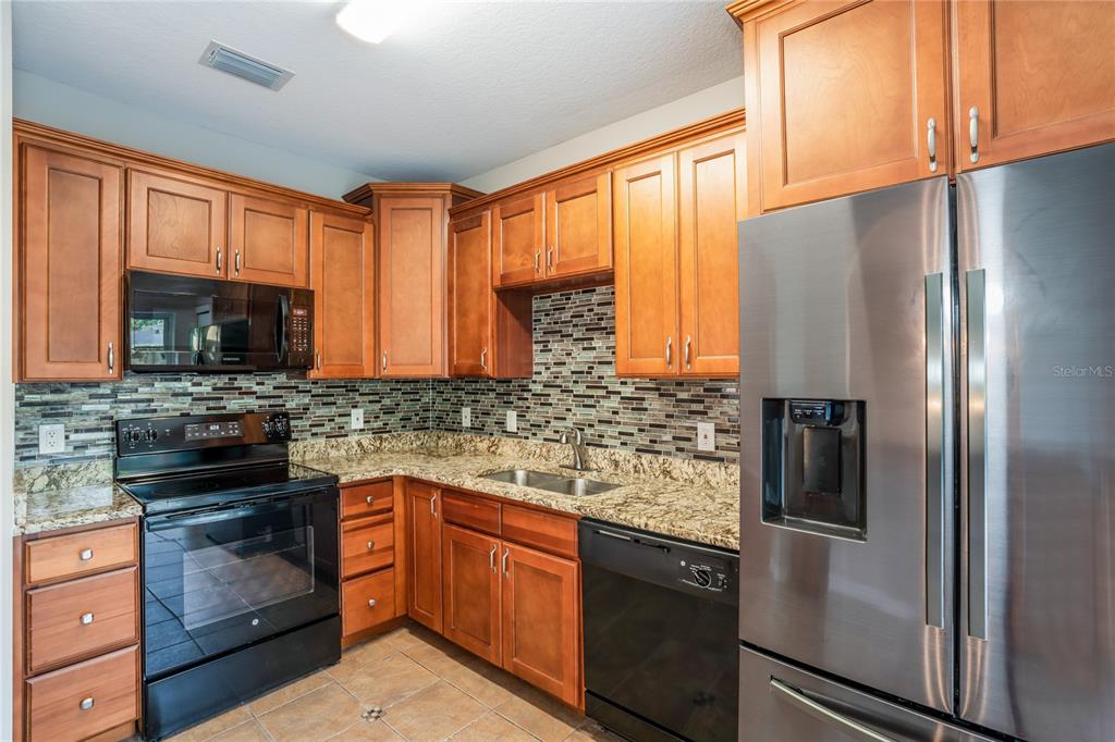1011 Lake Shore Ranch Drive Seffner, FL 33584 - Photo 6 of 15
