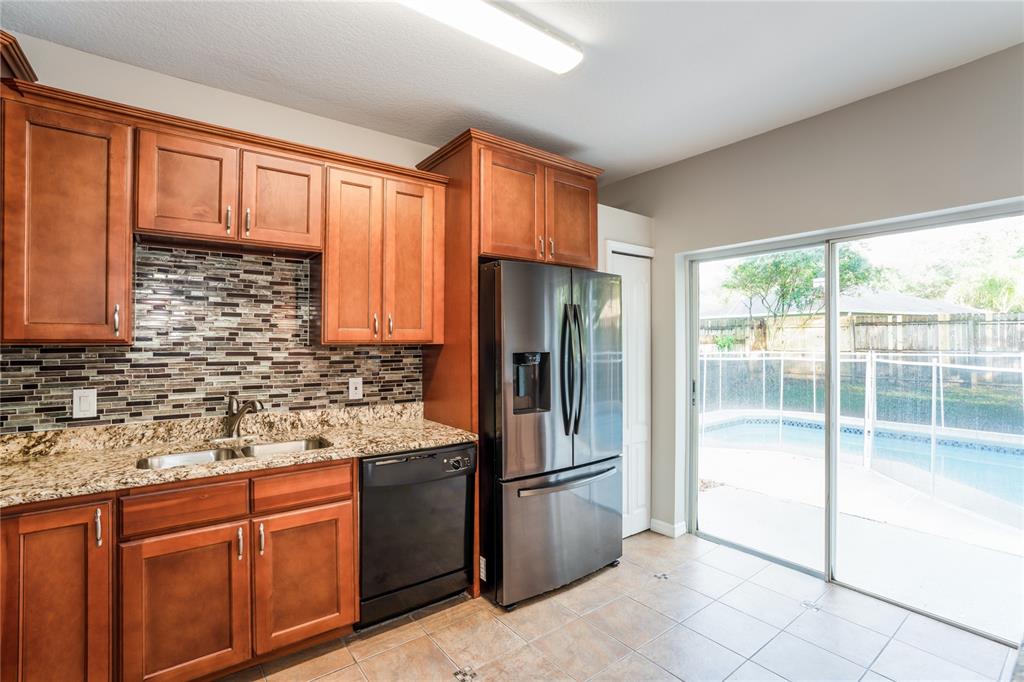 1011 Lake Shore Ranch Drive Seffner, FL 33584 - Photo 7 of 15