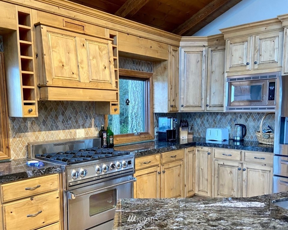 577 Mineral Point Road Friday Harbor, WA 98250 - Photo 4 of 29 Gallery Image 4