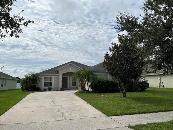 $2,195 | 2253 Meadow Oak Circle, Kissimmee, FL 34746