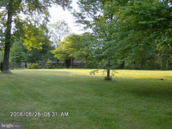 71 Bay Front Road Lothian, MD 20711 - Photo 3 of 29 Back yard