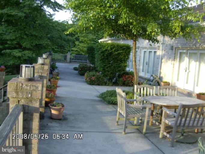 71 Bay Front Road Lothian, MD 20711 - Photo 4 of 29 Deck