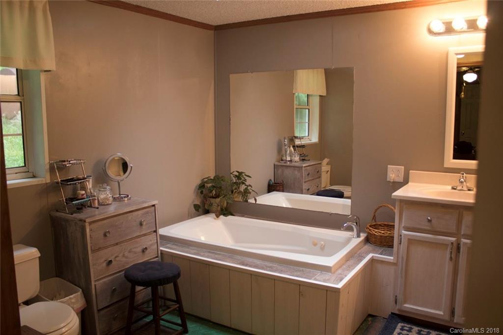 1055 South Fork Road Marshall, NC 28753 - Photo 14 of 22 Gallery Image 14