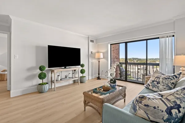 $429,900 | 15 North Beacon Street, Unit 910, Boston, MA 02134
