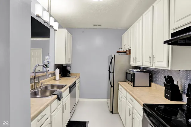 $189,900 | 5003 Amber Creek Place, Unit U 207, Indianapolis, IN 46237