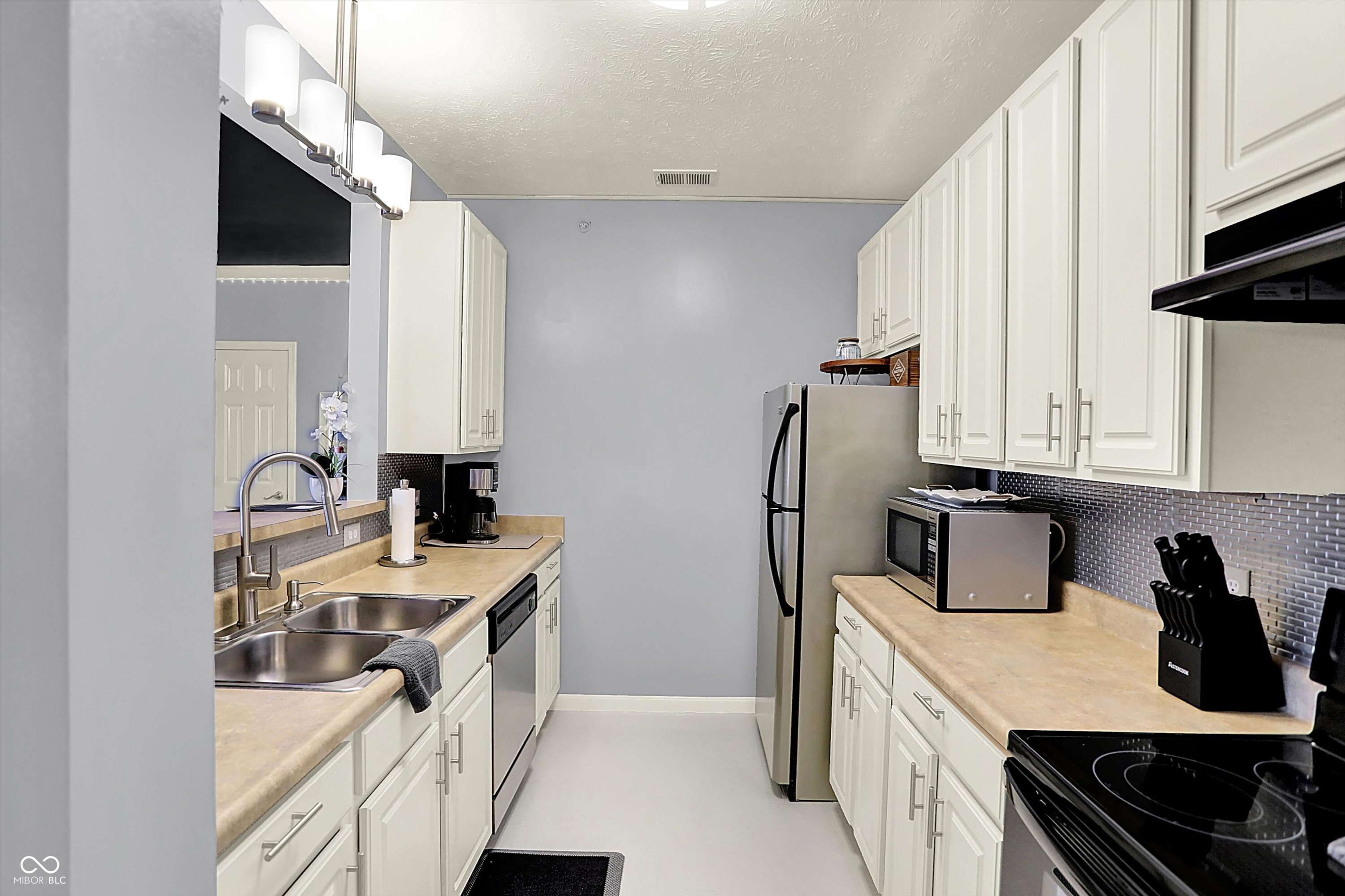 5003 Amber Creek Place, Unit U 207 Indianapolis, IN 46237 - Photo 17 of 39