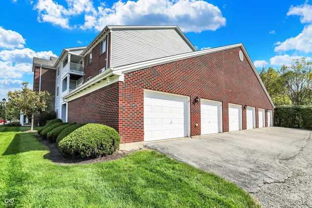 $189,900 | 5003 Amber Creek Place, Unit U 207, Indianapolis, IN 46237