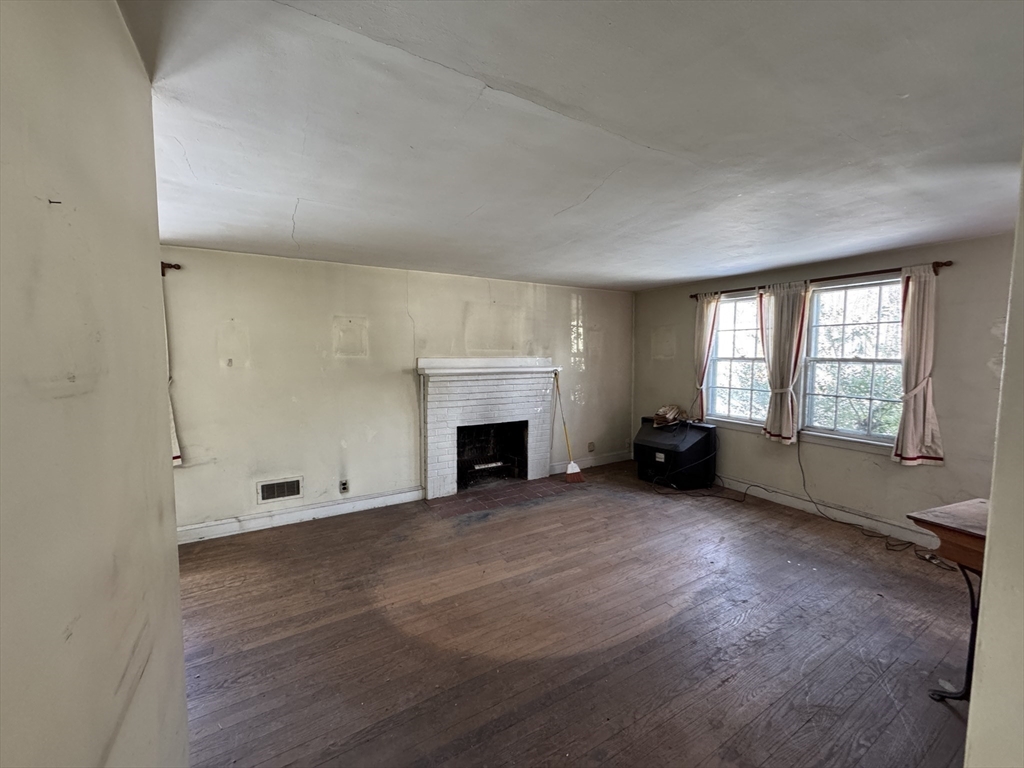 58 Washington Street Stoneham, MA 02180 - Photo 8 of 11