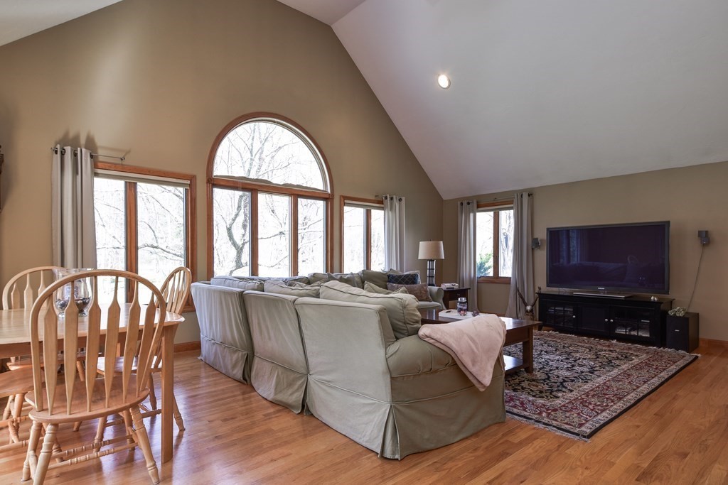 30 Turner Road Holliston, MA 01746 - Photo 13 of 31 Gallery Image 13