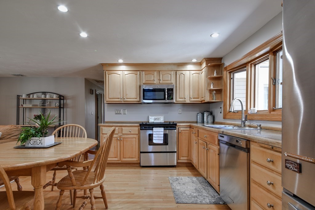 30 Turner Road Holliston, MA 01746 - Photo 10 of 31 Gallery Image 10
