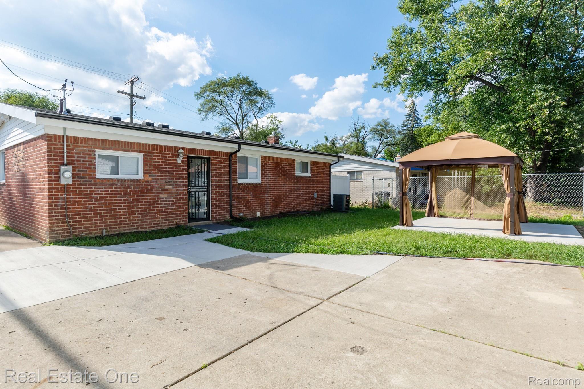 19130 Berg Road Detroit, MI 48219 - Photo 34 of 38 19130BergRd-34.jpg