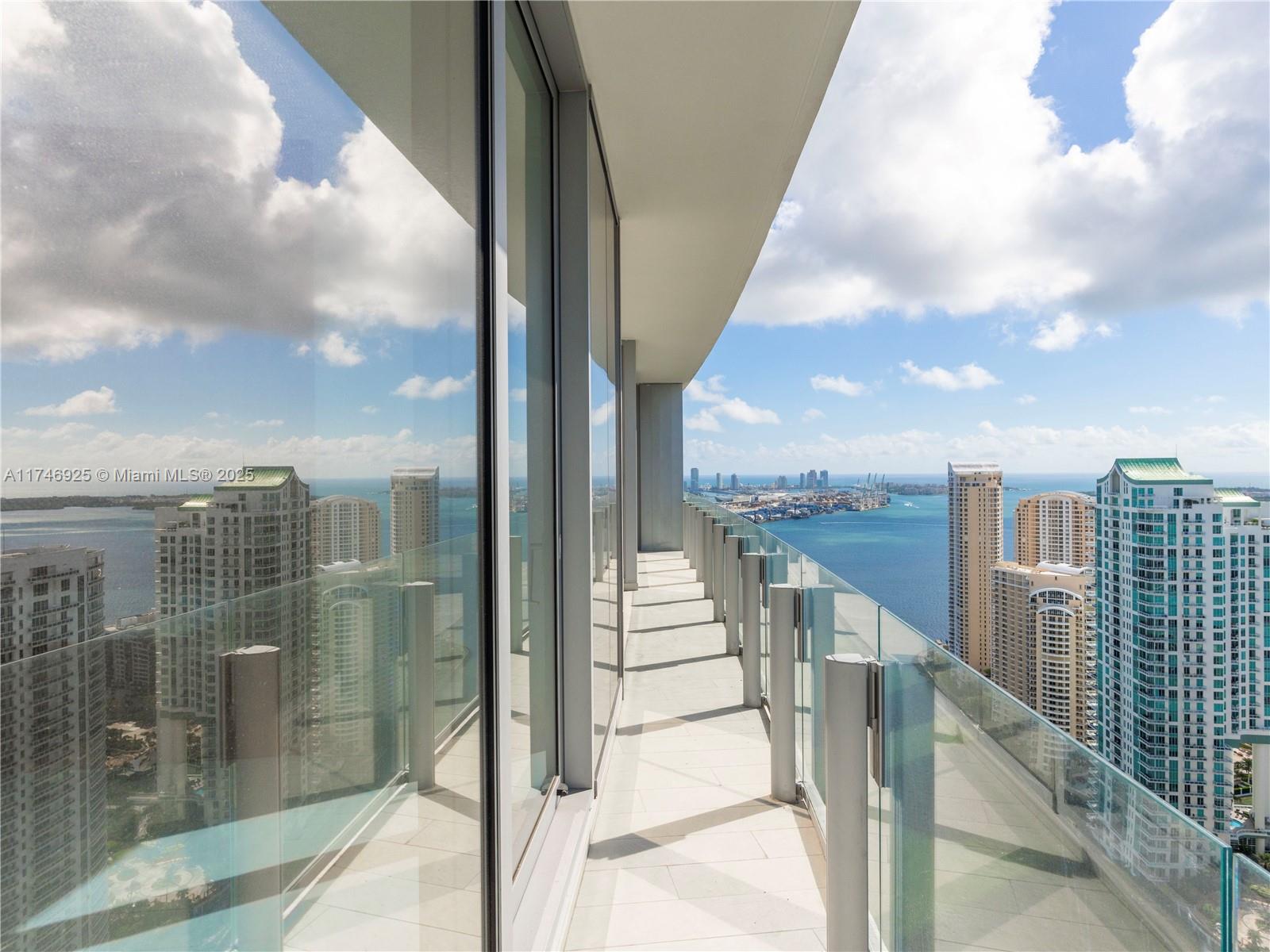 300 Biscayne Boulevard, Unit 4305 Miami, FL 33132 - Photo 23 of 32 a view of a balcony with city view