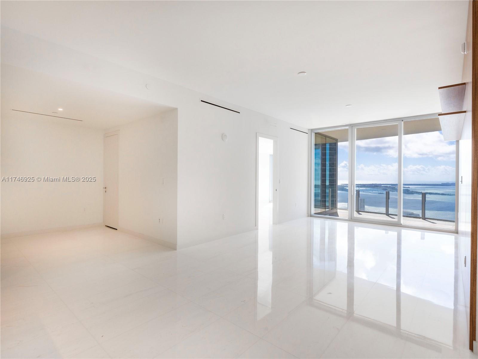 300 Biscayne Boulevard, Unit 4305 Miami, FL 33132 - Photo 27 of 32 a view of an empty room with a window