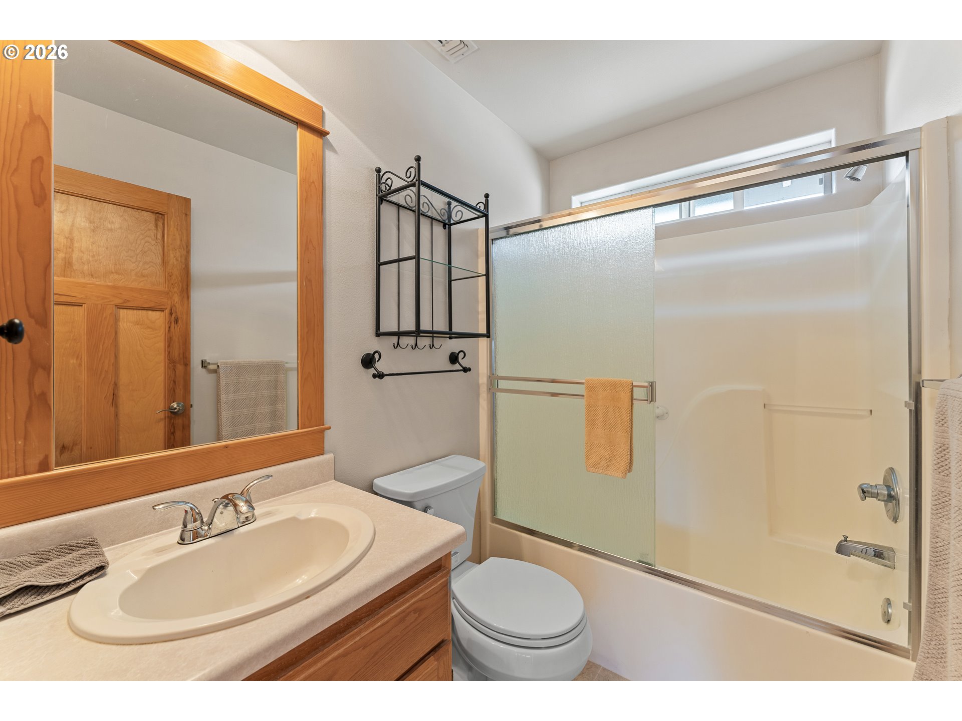 2188 Marie Drive Grants Pass, OR 97526 - Photo 21 of 27 a bathroom with a sink toilet and shower