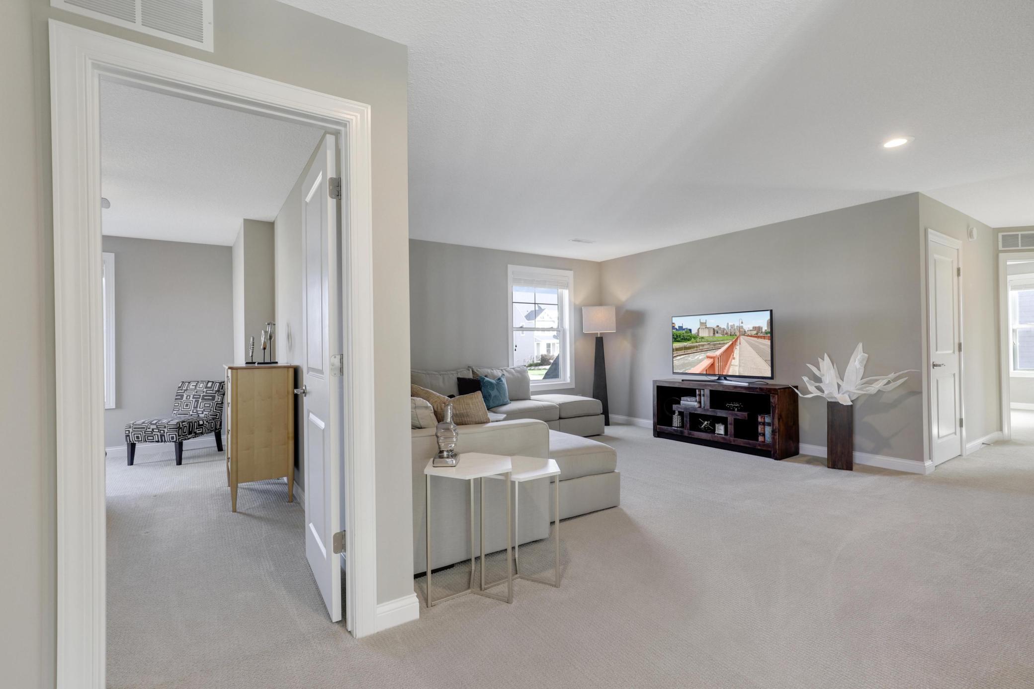 16504 Reeder Ridge Eden Prairie, MN 55347 - Photo 17 of 43 Gallery Image 17